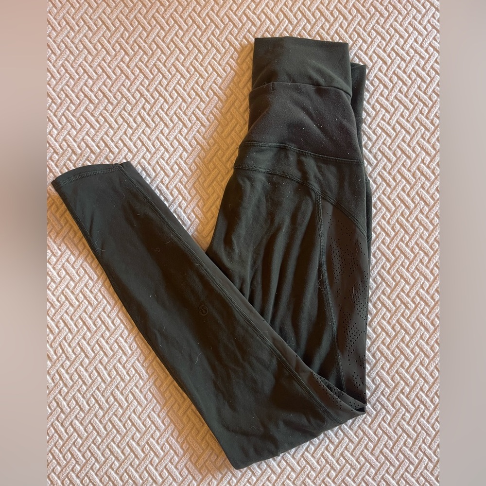 Lululemon Dark Green Laser Cut Snakeskin Legging, Cropped, Size 2